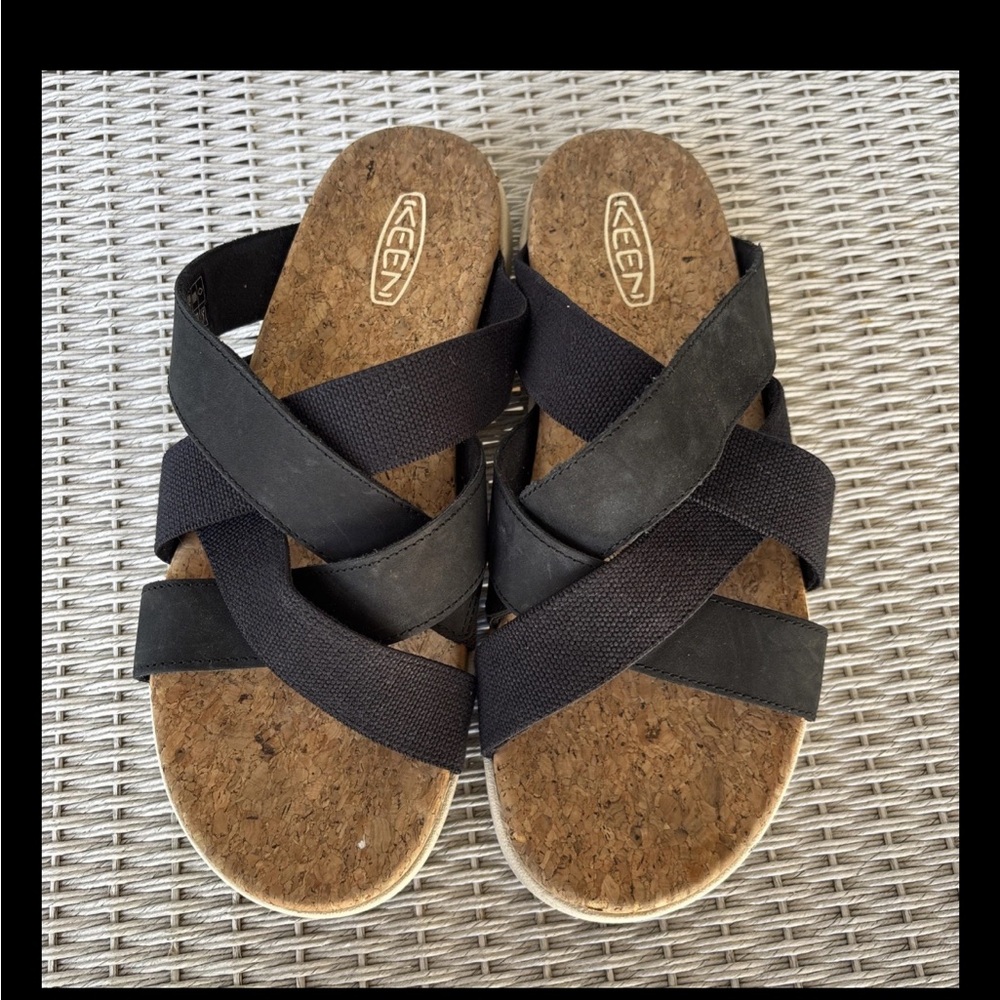 KEEN Women's Black Cork-Top Cross-Strap Sandals